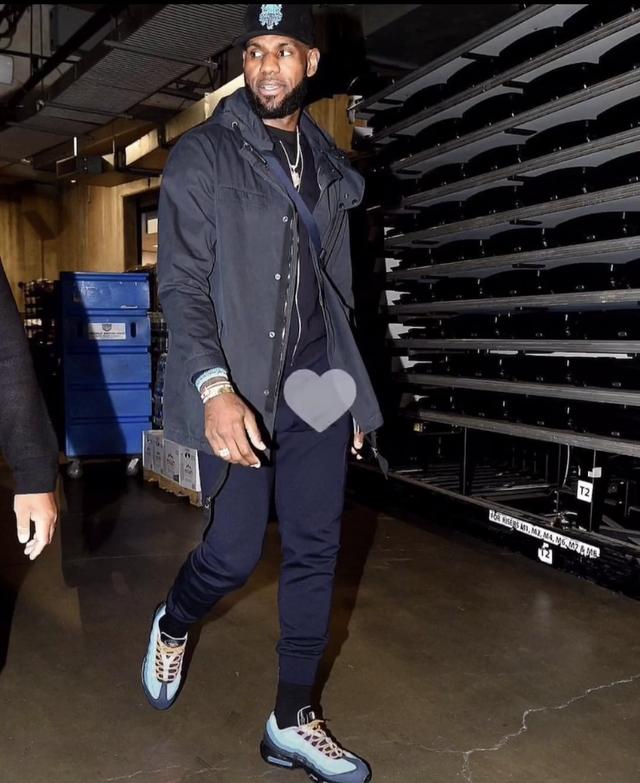 足球中超球队再度更换外援，阵容大洗牌（中超球队再度调整外援，阵容全面重组）