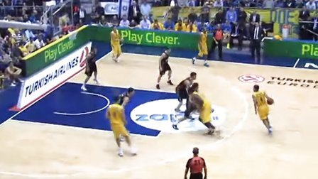 意媒：意甲或引入足球视频支持系统，主帅每场有两次挑战机会（意媒：意甲考虑引入视频回放支持，主帅每场可挑战两次）