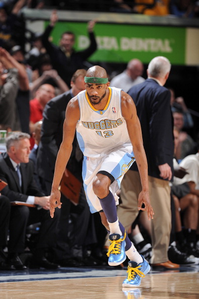 稳得可怕！胡金秋9中8高效拿下19分5板1帽 第三节10分（效率惊人！胡金秋9投8中砍下19分5篮板1封盖，第三节独揽10分）